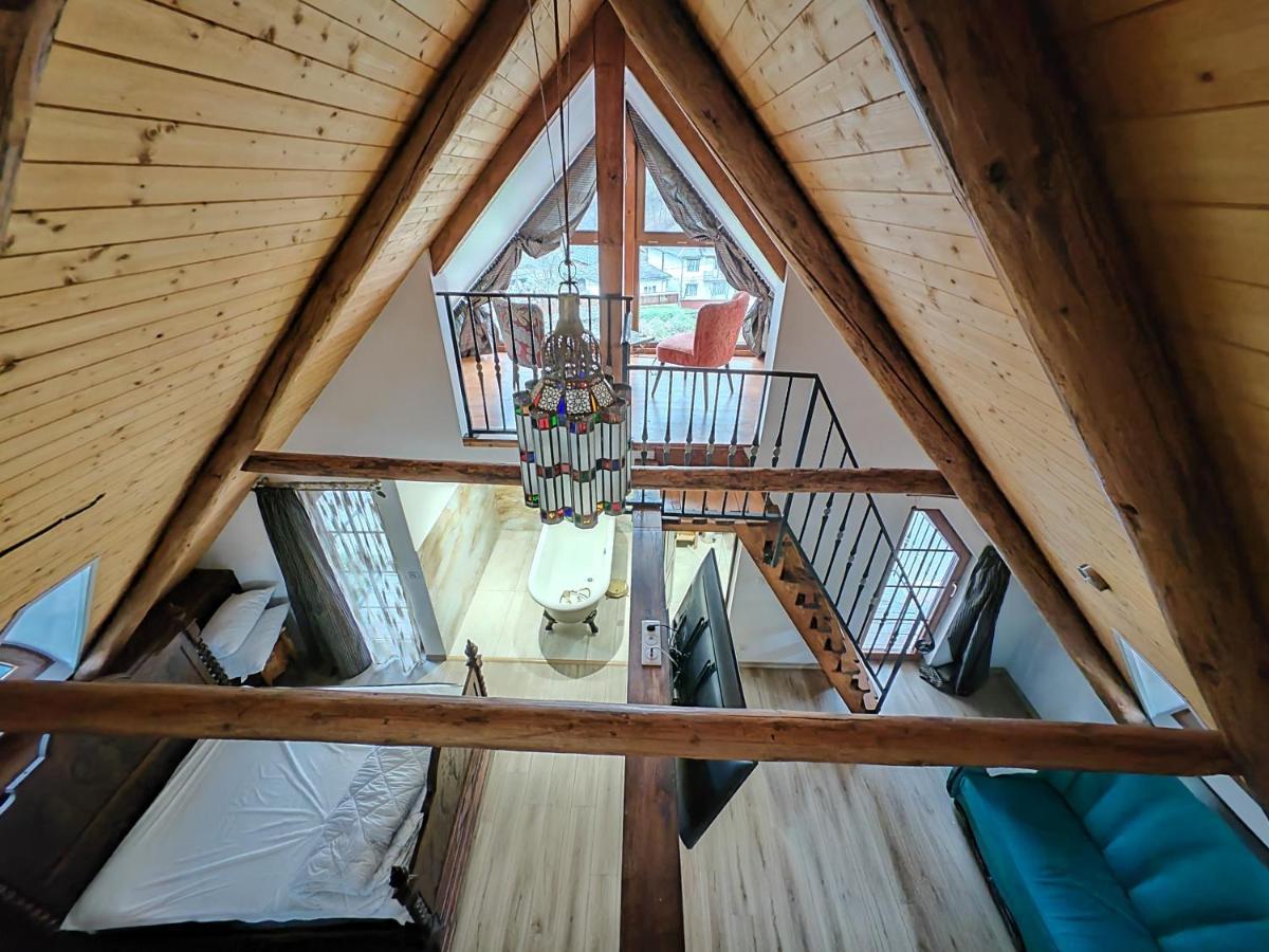 Casa Cu Magnolii Hotell Poienile Izei Eksteriør bilde