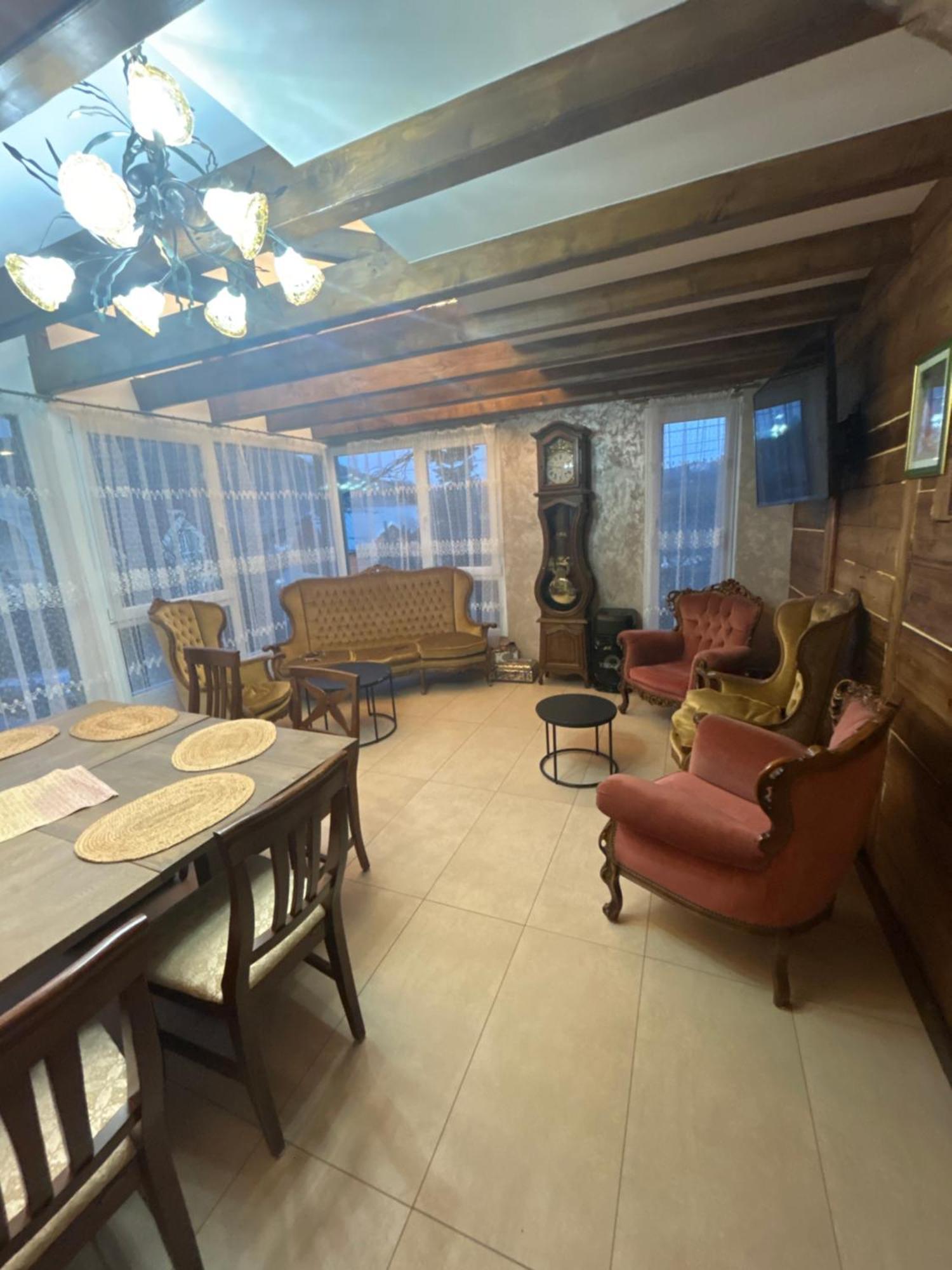Casa Cu Magnolii Hotell Poienile Izei Eksteriør bilde