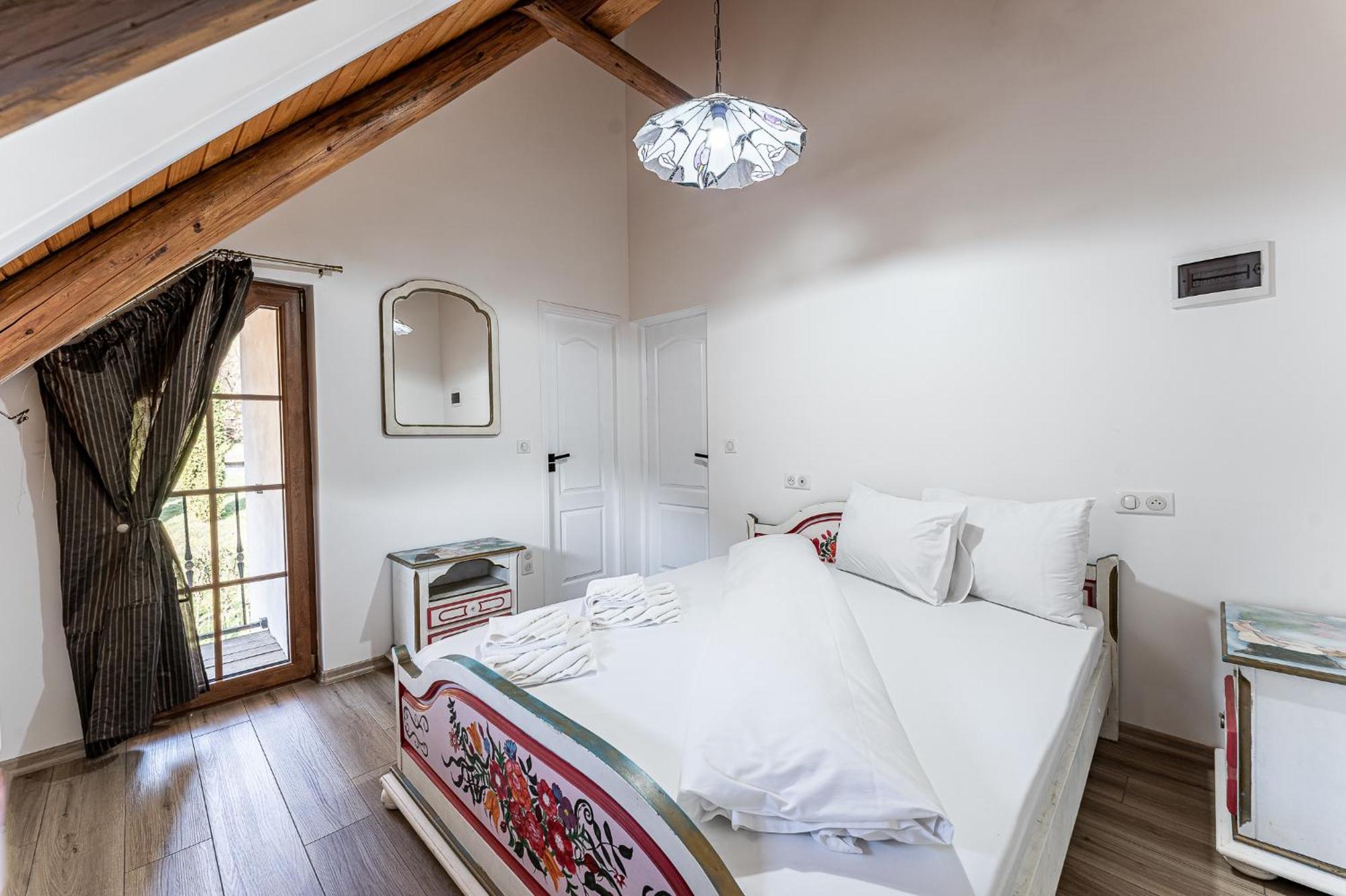 Casa Cu Magnolii Hotell Poienile Izei Eksteriør bilde